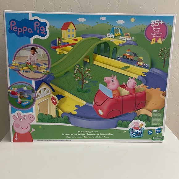 Peppa Pig All Around Peppa's Town Set with Adjustable Track. - Picture 1 of 9